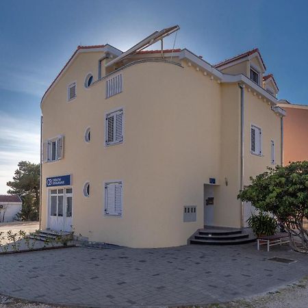 Apartments Dalmata Биоград-на-Мору Экстерьер фото