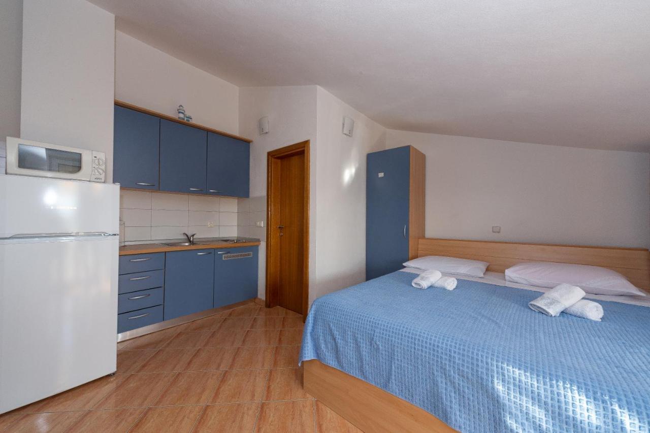 Apartments Dalmata Биоград-на-Мору Экстерьер фото